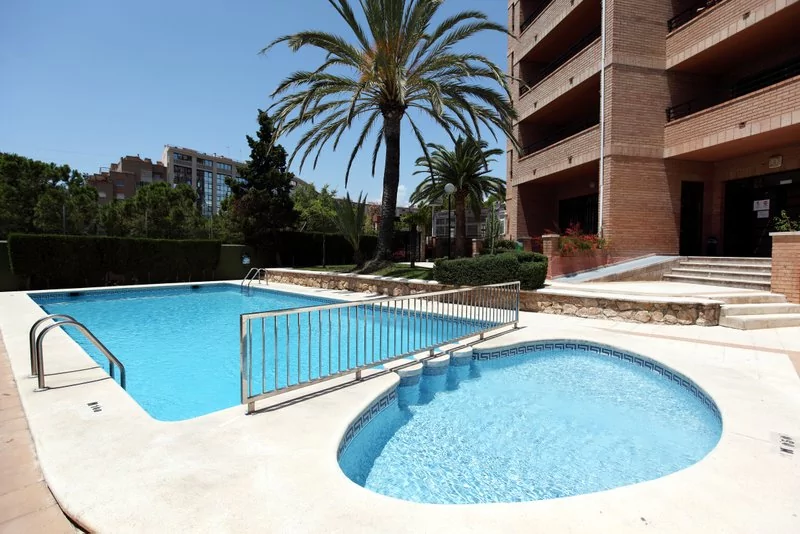 Swimming pool with separate children’s section, La Caseta. Holiday Apartments in Benidorm