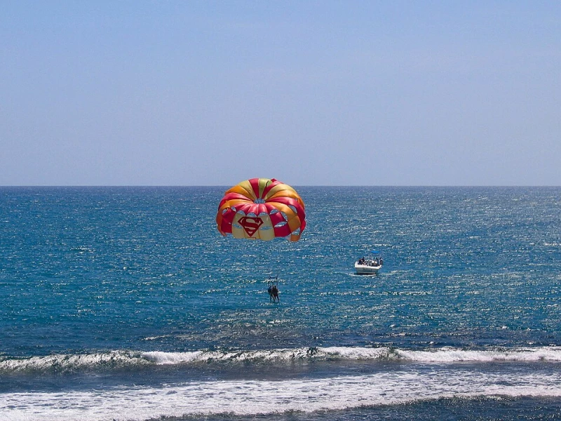 Benidorm parasailing